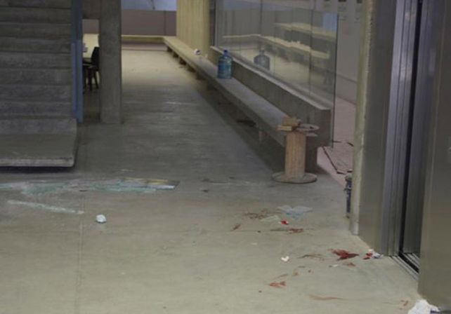 Rosario: una joven sufrió graves heridas al caerle un blindex en la cabeza en Humanidades