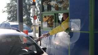 Fuertes críticas de usuarios y transportistas a la suba del peaje en la autopista Santa Fe - Rosario