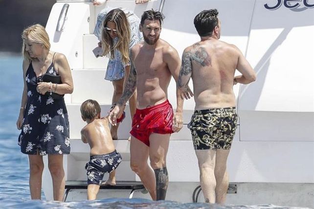 Messi se fue de vacaciones con su familia a Ibiza