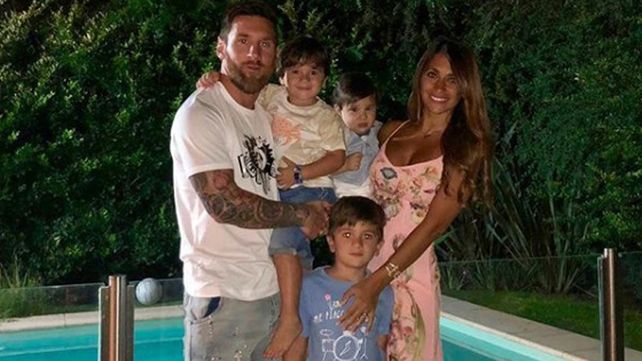 Al ritmo de Los Palmeras, Messi y Antonela recibieron el Año Nuevo