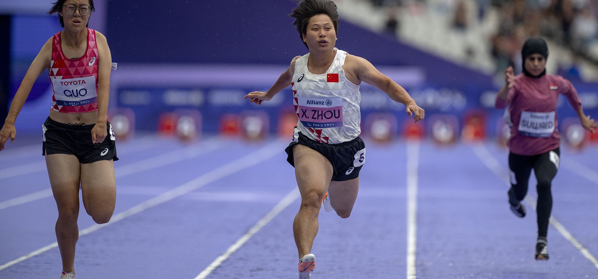 La atleta paralímpica china Zia Zhou gana la final femenina de 100 m T35 en el estadio Stade de France durante los Juegos Paralímpicos de 2024, el viernes 30 de agosto de 2024, en París, Francia. (Foto AP/Emilio Morenatti) La atleta paralímpica china Zia Zhou gana la final femenina de 100 m T35 en el estadio Stade de France durante los Juegos Paralímpicos de 2024, el viernes 30 de agosto de 2024, en París, Francia. (Foto AP/Emilio Morenatti)