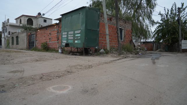 Balacera en zona sudoeste. Dos hombres en moto pasaron por el lugar y tirotearon el carrito de comidas