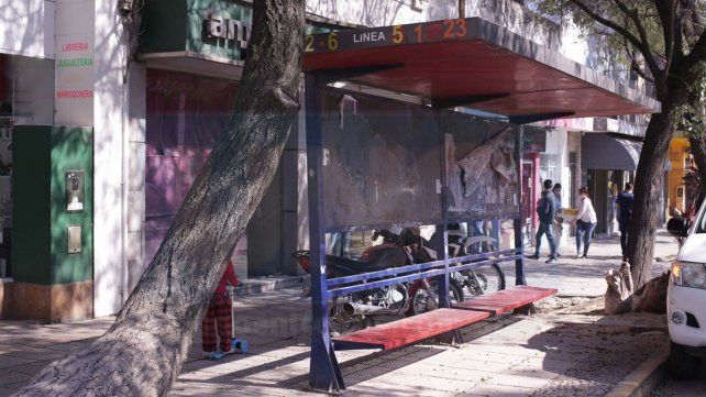 La empresa ERSA informó que pagó los salarios atrasados y se normaliza el servicio de colectivos en el área metropolitana. En Paraná UTA no levantó el paro