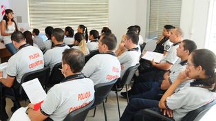 La Policía Comunitaria de Barranquitas se capacitó en políticas de niñez
