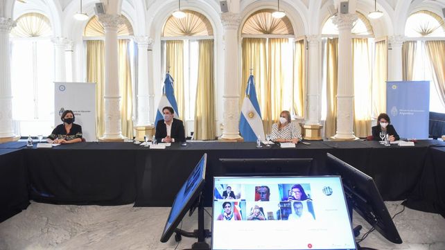 Trotta: Las restricciones no pueden empezar por la escuela, son espacios seguros