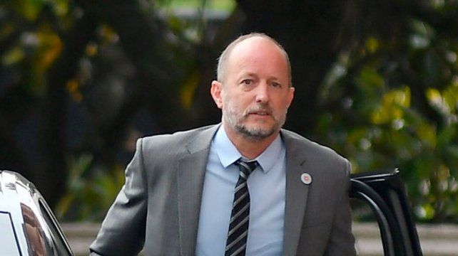 El intendente de Lomas de Zamora en uso de licencia.