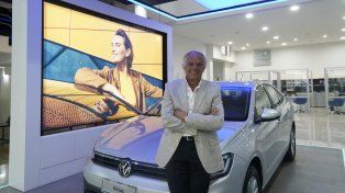 Armin Reutemann viajó a Alemania para ver de primera mano las concesionarias europeas y traer ese modelo a su nuevo espacio.