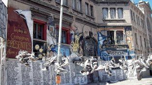 Entre la angustia y la lucha constante, quienes lograron salir con vida del boliche reclaman que dejen de estigmatizarlos y con apoyen la militancia.
