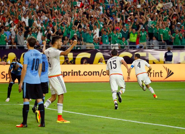 México se impuso por 3-1 sobre Uruguay en el estreno en la Copa América.