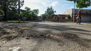 Matías Alberto Coria, de 35 años, estaba junto a un grupo de personas cuando fue baleado desde una moto.