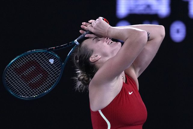 Sabalenka al momento de vencer a la jugadora china. De 25 años