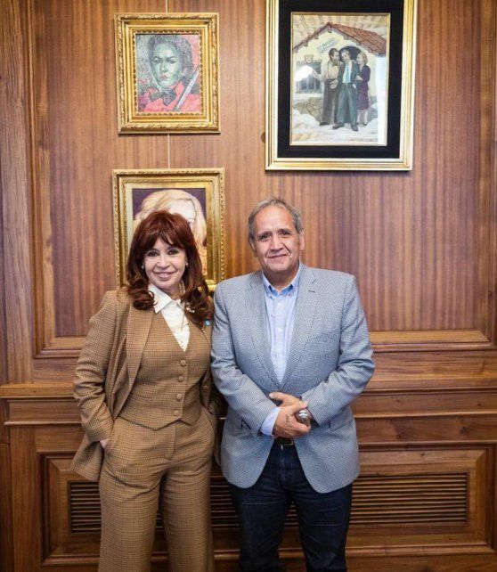 agradecimiento. Cristina y el sindicalista Sergio Palazzo.