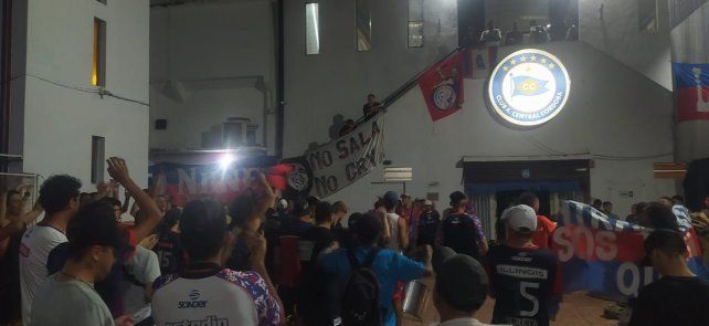 Los hinchas bancaron al elenco charrúa en zona sur.