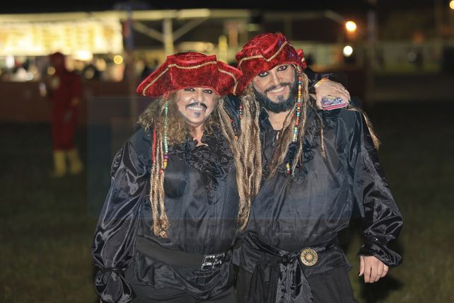 El segundo envío de las fotos en la Fiesta de Disfraces 2018