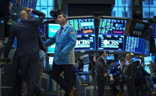 Las bolsas de Europa y Asia caen tras escalada en Medio Oriente. Los mercados &nbsp;reaccionan con caídas generalizadas al conflicto en Irán. El petróleo se dispara.