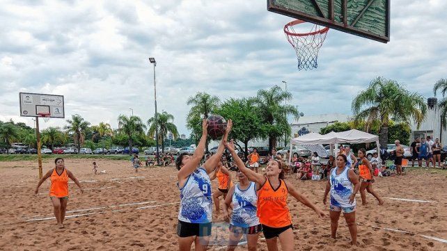 El Básquet Arena pasó por la ciudad de Paraná.