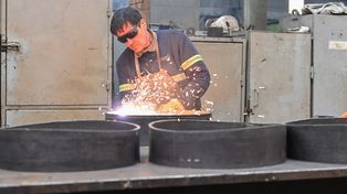 La producción industrial sufrió en julio una caída profunda y generalizada