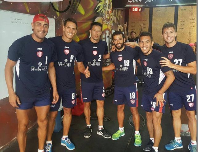 Los jugadores de Unión se preparan para el último amistoso en Mar del Plata frente al Cervecero.