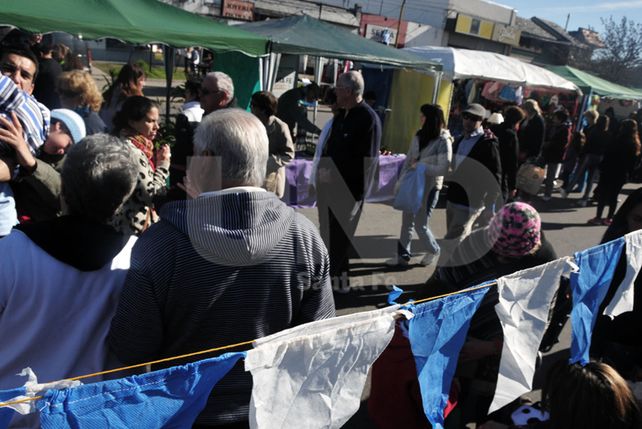 La ciudad celebró el 9 de Julio, entre productos al costo y asado