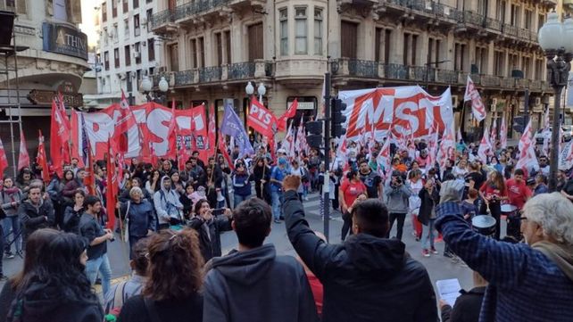La izquierda realizó actos en Rosario y Santa Fe para conmemorar el 1 de Mayo