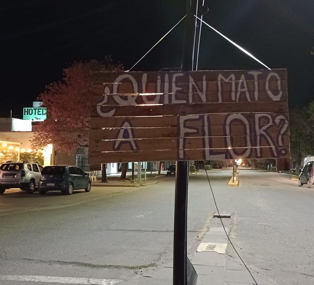 La ciudad de San Jorge amaneció con pintadas reclamando justicia