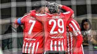 Estudiantes festejó sobre el final y se ilusiona con los playoffs