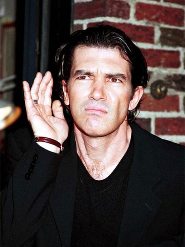 Antonio Banderas cumplió 55 años y sus fans lo llenaron de cariño