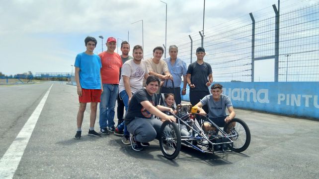 Hay equipo. Estudiantes y docentes