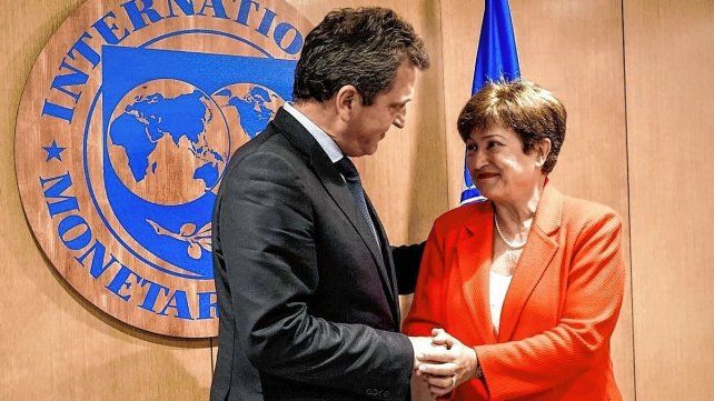 Se confirmó que este martes viajará a Washington una delegación del Ministerio de Economía y del Banco Central de la República Argentina (BCRA) para sellar un acuerdo técnico con el Fondo Monetario Internacional (FMI).&nbsp;