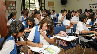 Polémica en Francia por la vuelta del dictado como método de aprendizaje