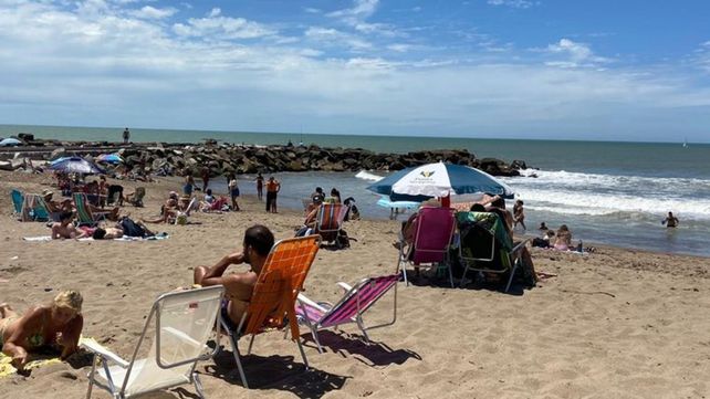 Mar del Plata vivió una jornada a pleno sol con las playas colmadas
