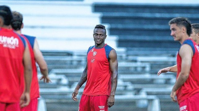 Unión tendría la mayoría de caras nuevas habilitadas para su debut