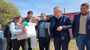 En Arrufó se inauguraron 11 unidades habitacionales y se entregó un aporte FANI para la escuela N° 245
