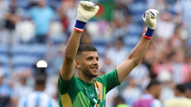 Gerónimo Rulli, arquero del Olympique de Marsella francés, se perfila para ser el reemplazante del Dibu Martínez.