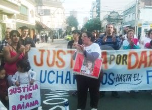 A un año de la muerte, la familia de Daiana Buratti marchó para pedir justicia