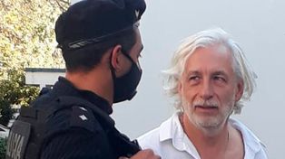 El médico Mariano Arriaga durante la audiencia virtual en la que terminó imputado y luego quedó libre.