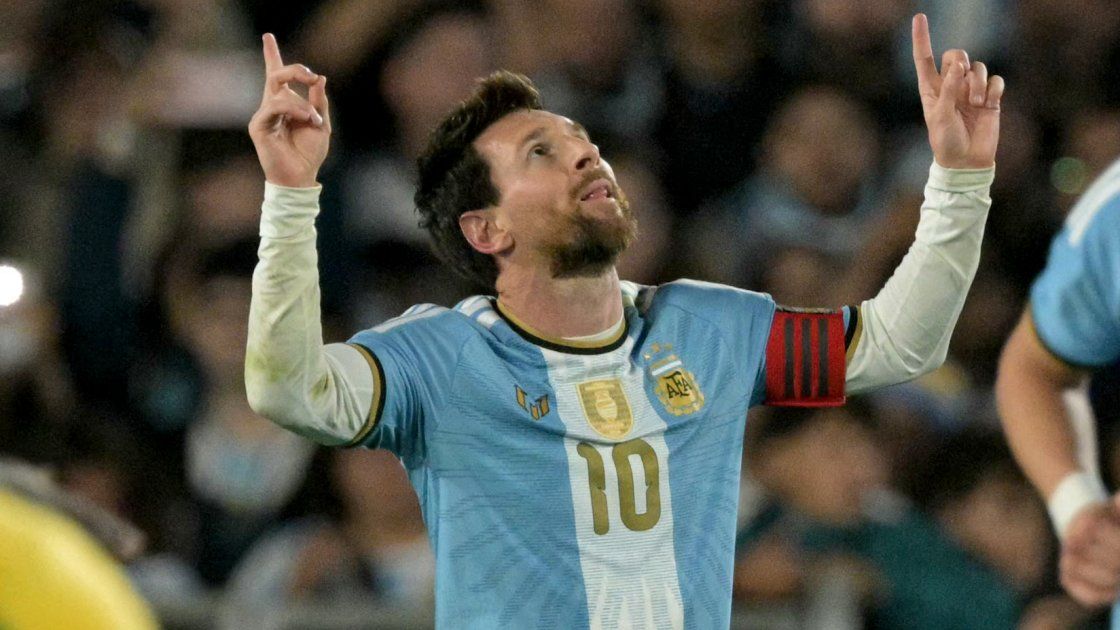 Messi marcó de penal en su despedida.
