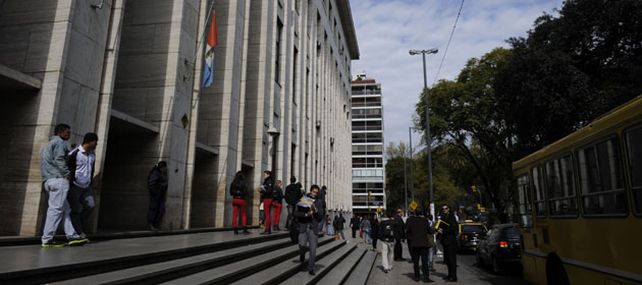 Detienen a tres policías por la causa que investiga a la banda Los Monos