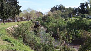 Túnel Subfluvial: comenzaron los trabajos de limpieza en el canal de desagüe pluvial