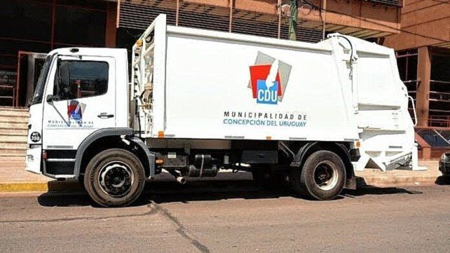 Conmoción en Concepción del Uruguay por la muerte de un perro atropellado por un camión recolector.