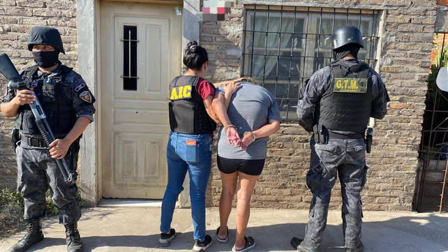 En los operativos realizados en las últimas horas también fue detenida una mujer como sospechosa.&nbsp;