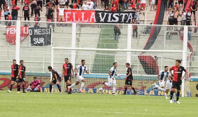 Newells jugó mal, perdió con Talleres y sumó su segunda derrota consecutiva