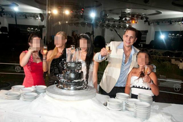 Luis Medina en una fiesta familiar. Diversas pesquisas muestran los nexos que tuvo con colombianos.