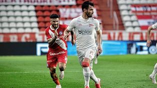 Juan Sánchez Miño y Sebastián Sosa Sánchez llegan este jueves a Santa Fe para firmar sus contratos con Colón.