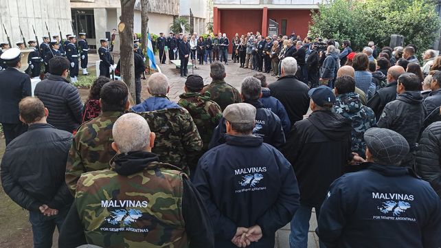 El justo homenaje que demoró 40 años a un marino rosarino