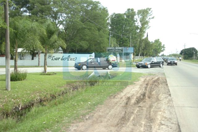 Familiares y amigos le dieron el último adiós a la familia Ferraro