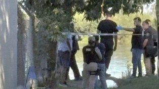 Doble crimen en Sauce Viejo. La policía de la Unidad Regional I y efectivos de Prefectura a orillas del río Coronda