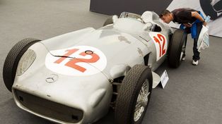 Un auto de Fangio fue subastado en una cifra récord: 29,6 millones de dólares