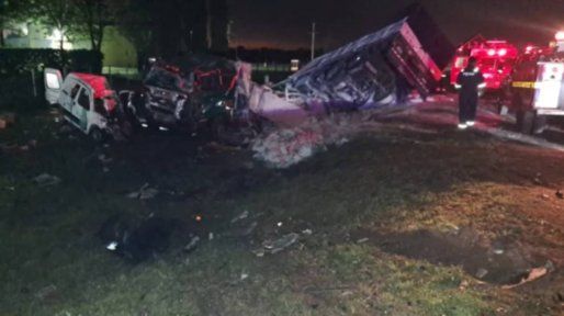 Tragedia en la Ruta 39: tres personas murieron en un choque frontal entre un camión y un utilitario