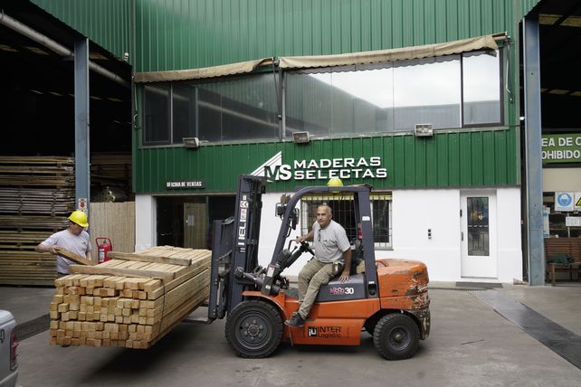 Las instalaciones de la fábrica en Rosario, con una planta ubicada sobre Ovidio Lagos al 6300.